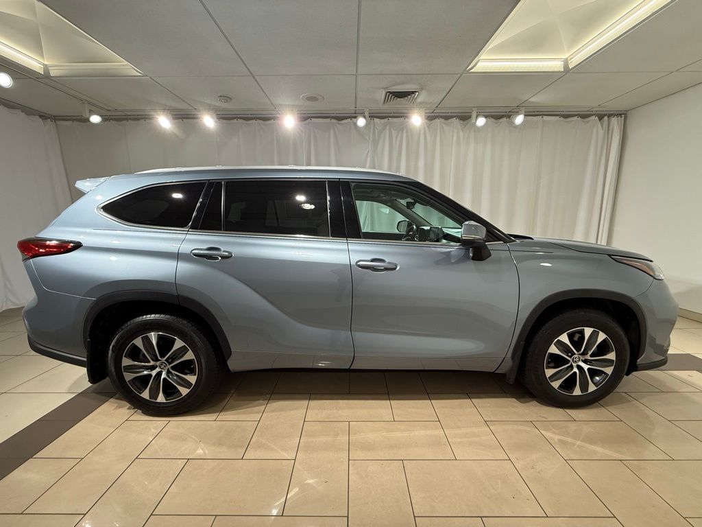 2022 Toyota Highlander XLE 6
