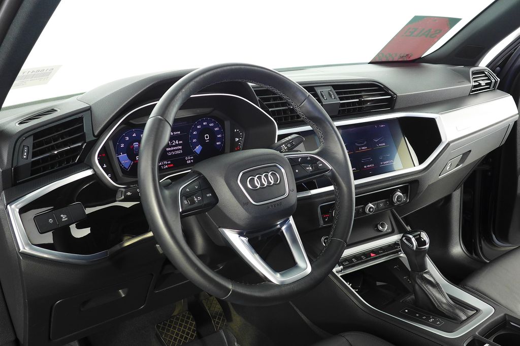 Thumbnail: 2021 Audi Q3 - 31