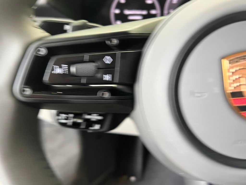 Thumbnail: 2025 Porsche 911 - 8