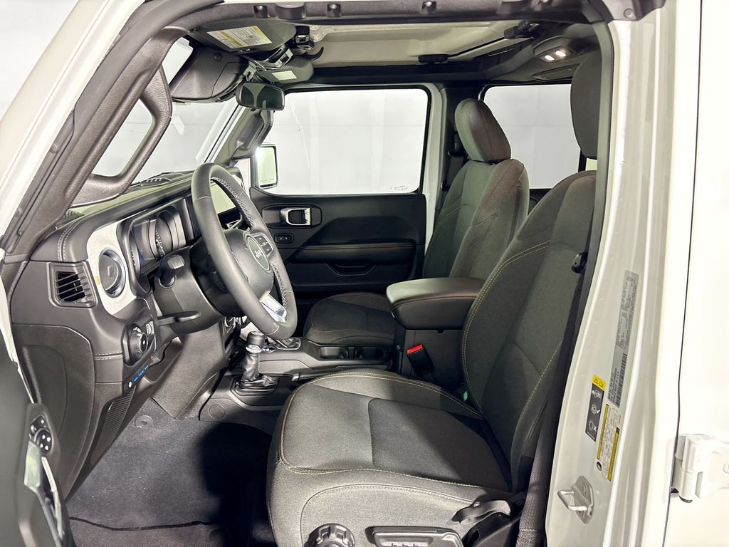 2025 Jeep Wrangler Sahara 4xe