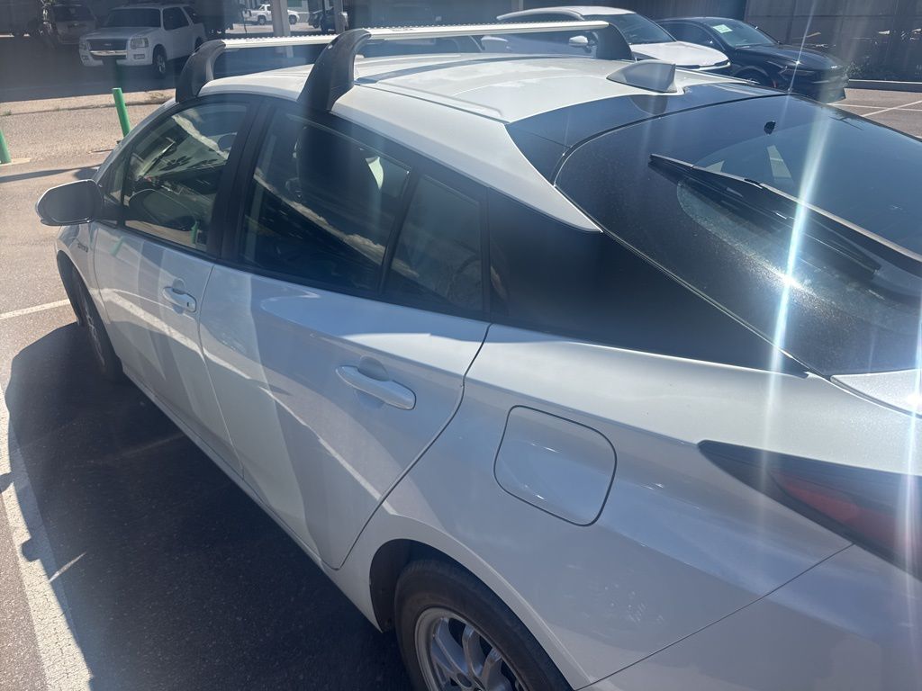 2020 Toyota Prius LE AWD-e photo 10