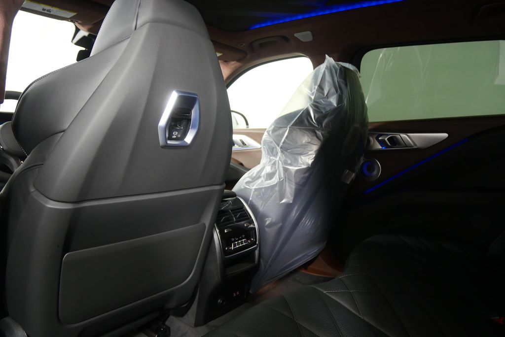 Thumbnail: 2026 BMW XM - 19