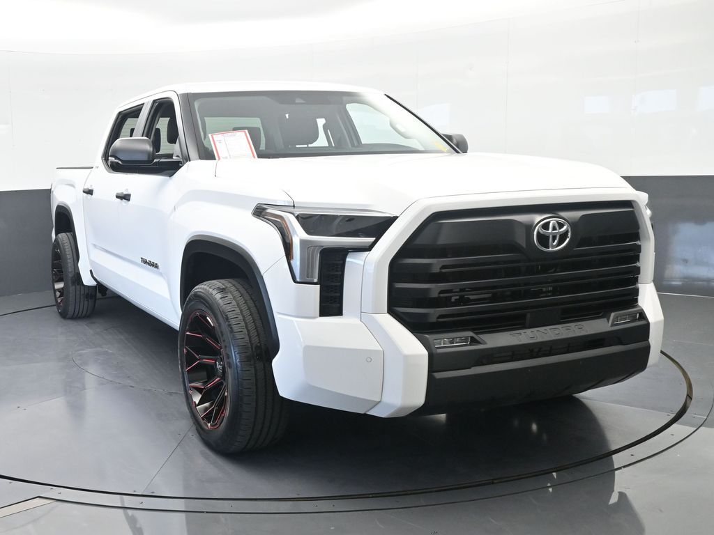 Used 2024 Wind Chill Pearl Toyota SR5 image 9