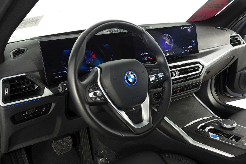 Thumbnail: 2024 BMW i4 - 31