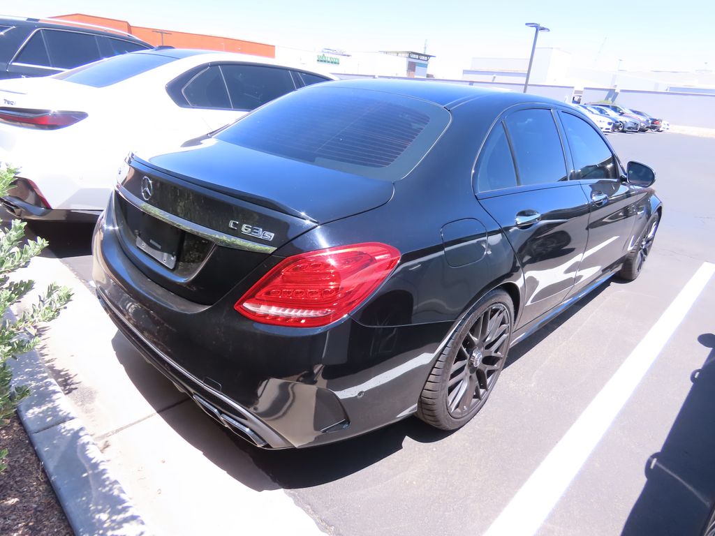 Thumbnail: 2017 Mercedes-Benz C-Class - 3