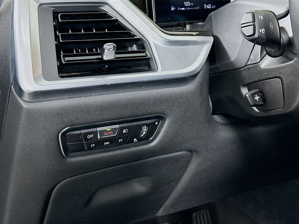 Thumbnail: 2023 BMW X7 - 10