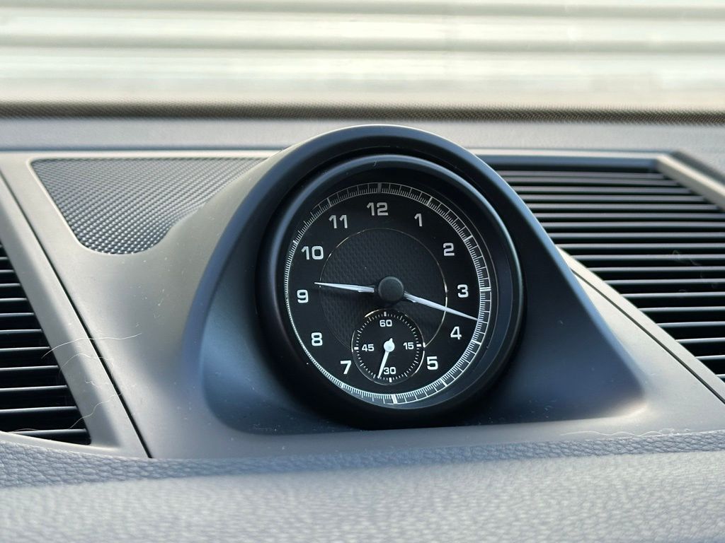 Thumbnail: 2023 Porsche Macan - 30