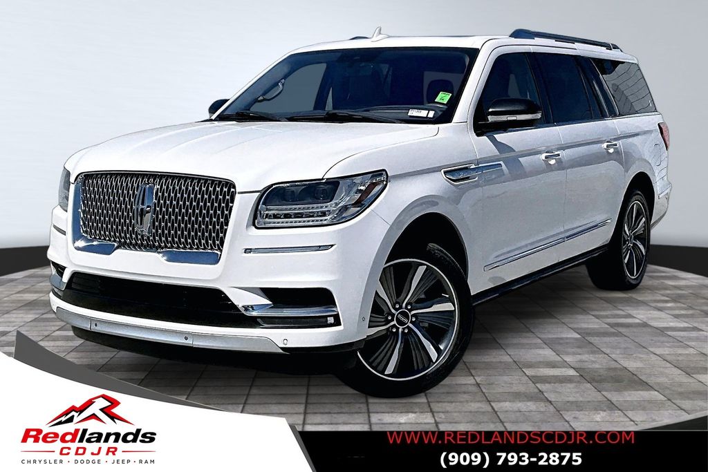 White Platinum Clearcoat Metallic 2019 Lincoln Navigator SUV / Crossover Four-Wheel Drive Automatic