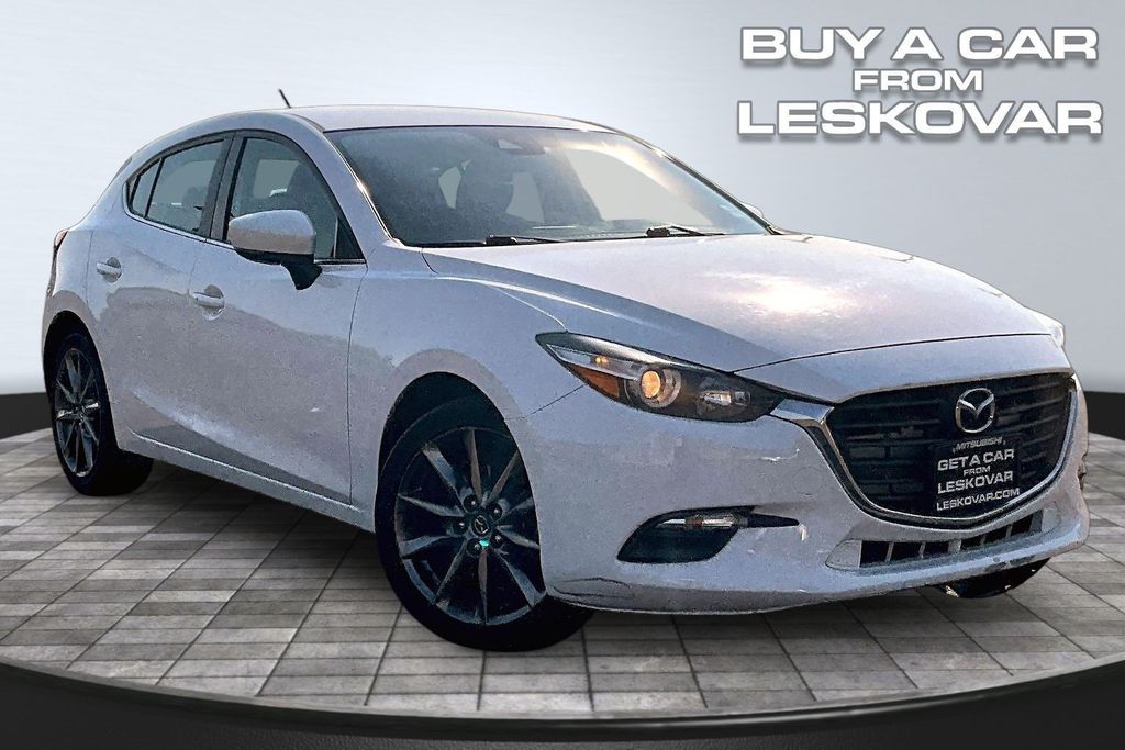 Snowflake White Pearl Mica 2018 Mazda MAZDA3 Hatchback Front-Wheel Drive 6-Speed Automatic