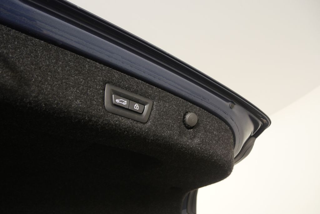 Thumbnail: 2023 BMW 5 Series - 18