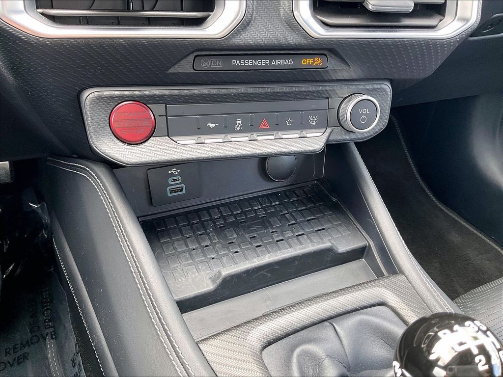2024 Ford Mustang — photo 24