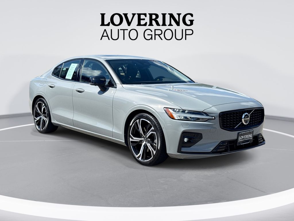 Vapour Gray Metallic 2024 Volvo S60 Sedan All-Wheel Drive Automatic