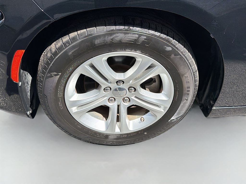Used 2023 Black Dodge SXT image 30