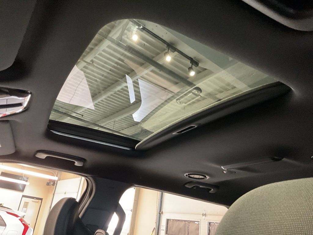 New 2027 Black Kia S image 13