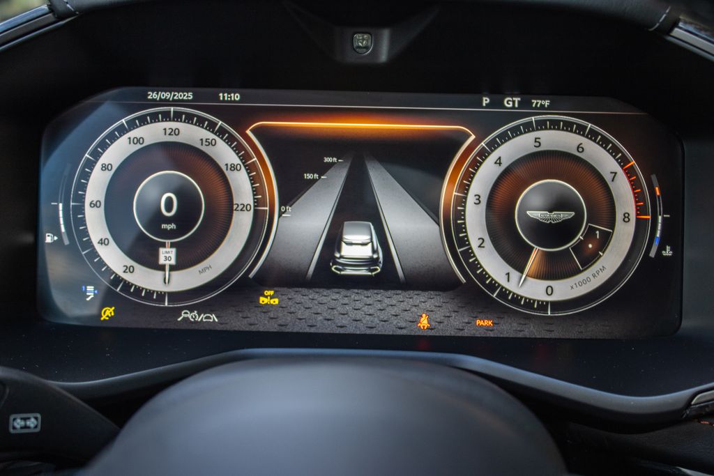 2025 Aston Martin DBX 707 - Photo 17
