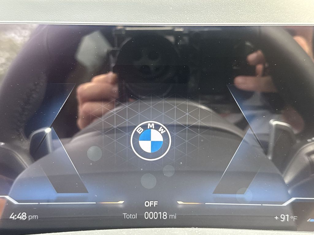 Thumbnail: 2027 BMW X7 - 15