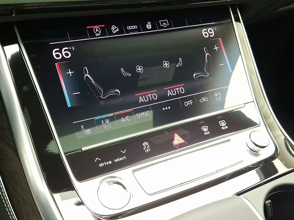 Thumbnail: 2026 Audi Q7 - 11