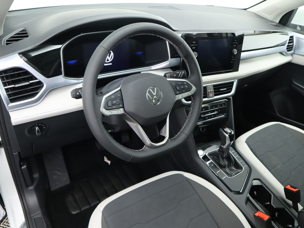 Thumbnail: 2025 Volkswagen Taos - 9