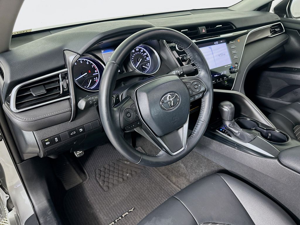 2018 Toyota Camry SE 9