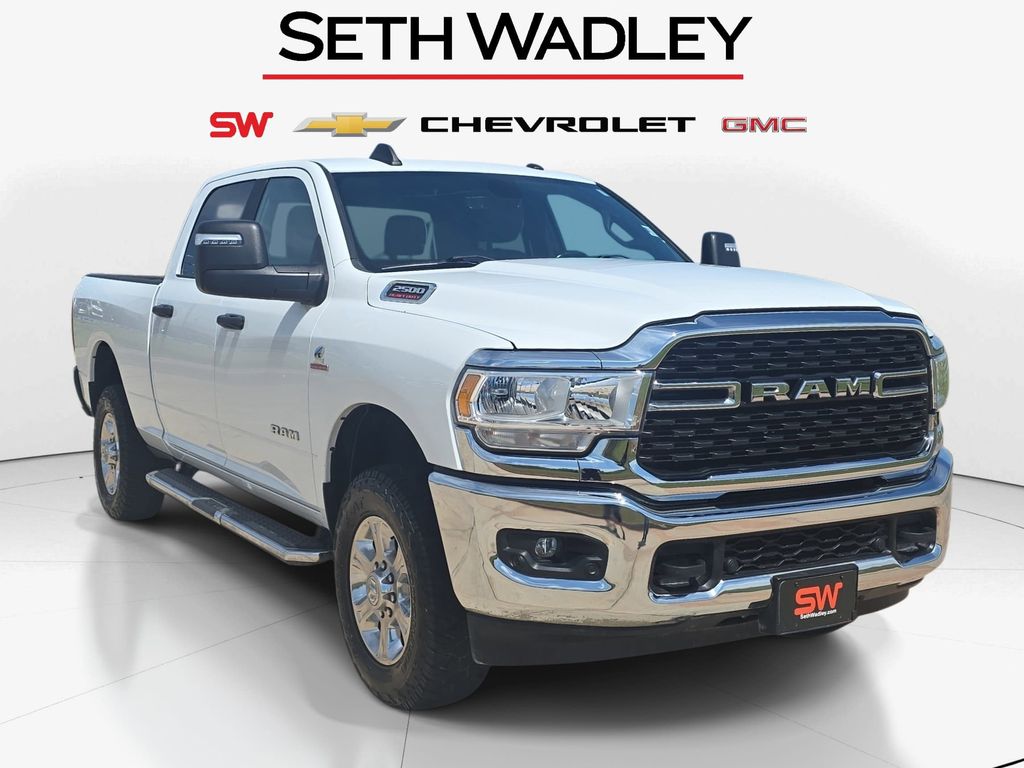 Bright White Clearcoat 2024 RAM 2500 Big Horn Crew Cab 4WD Pickup Truck Four-Wheel Drive 6-Speed Automatic