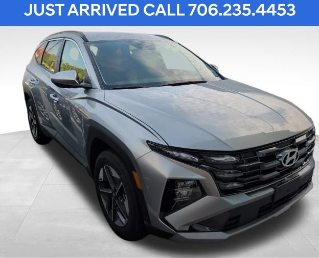 Shimmering Silver 2026 Hyundai Tucson SUV / Crossover Front-Wheel Drive 8-Speed Automatic
