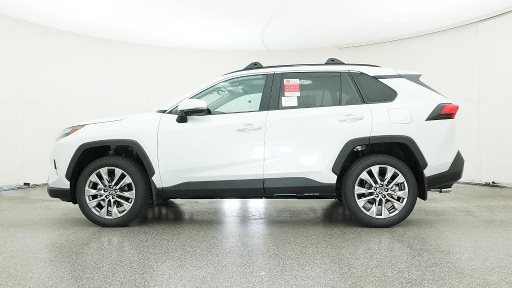 Thumbnail: 2025 Toyota RAV4 - 31
