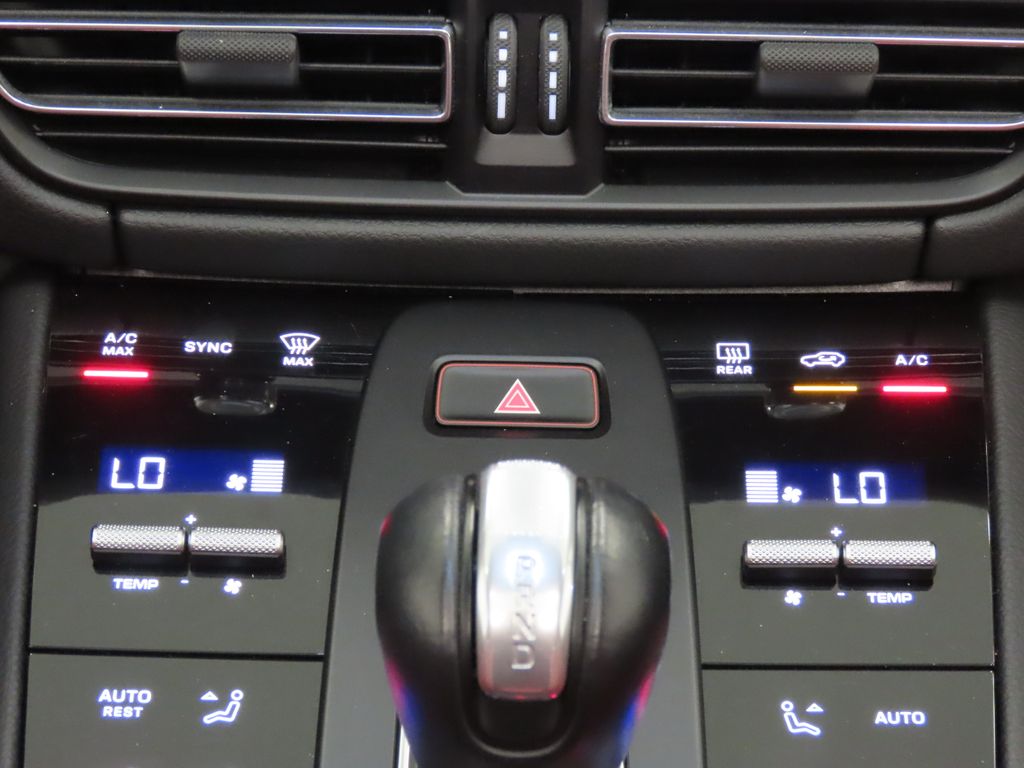 Thumbnail: 2024 Porsche Macan - 26