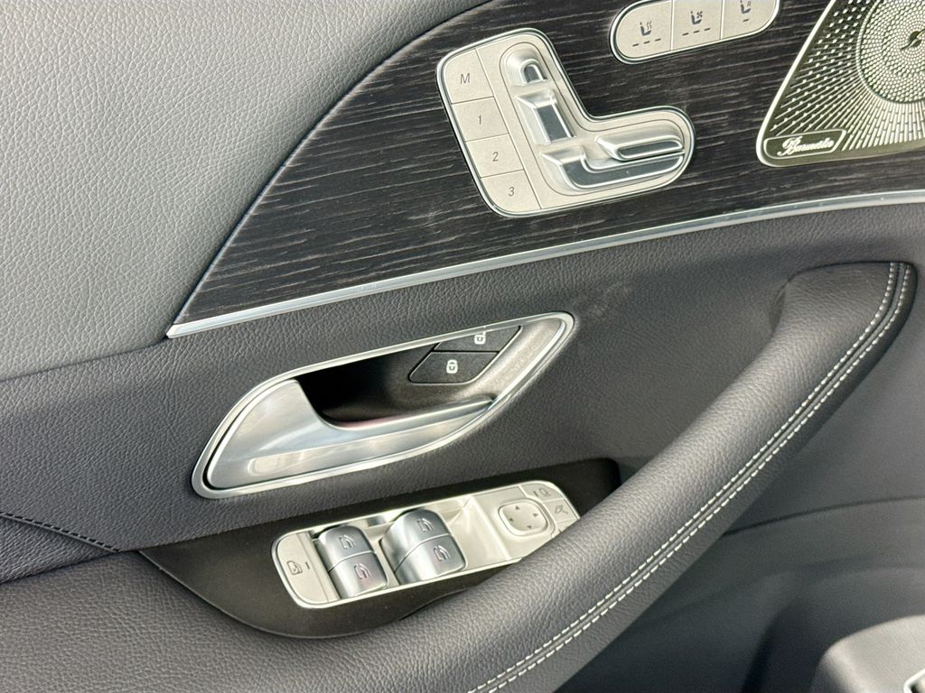 Thumbnail: 2026 Mercedes-Benz GLE - 25