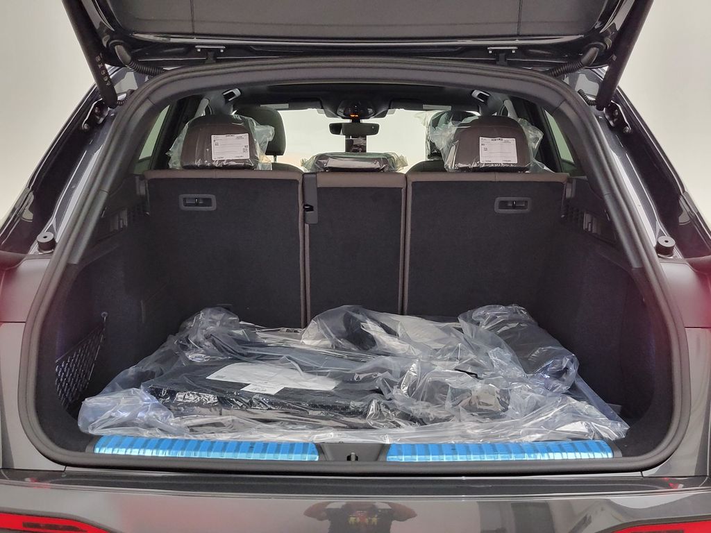 Thumbnail: 2026 Audi Q5 - 10