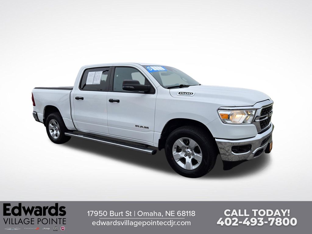 Bright White Clearcoat 2024 RAM 1500 Big Horn Crew Cab 4WD Pickup Truck Four-Wheel Drive 8-Speed Automatic