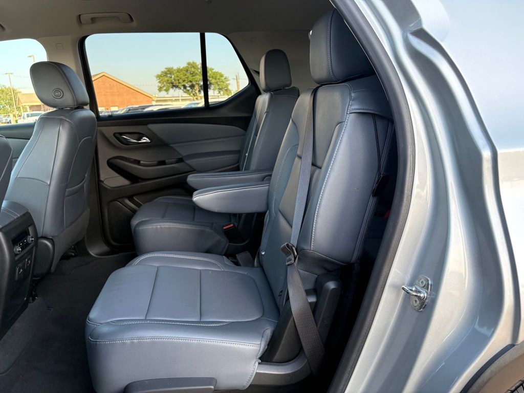 2019 Chevrolet Traverse 3LT Silver at North Houston Mitsubishi