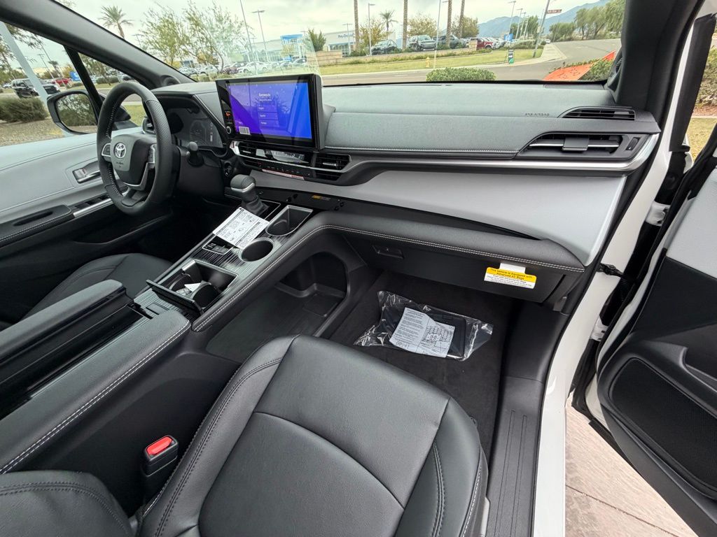 Thumbnail: 2026 Toyota Sienna - 17