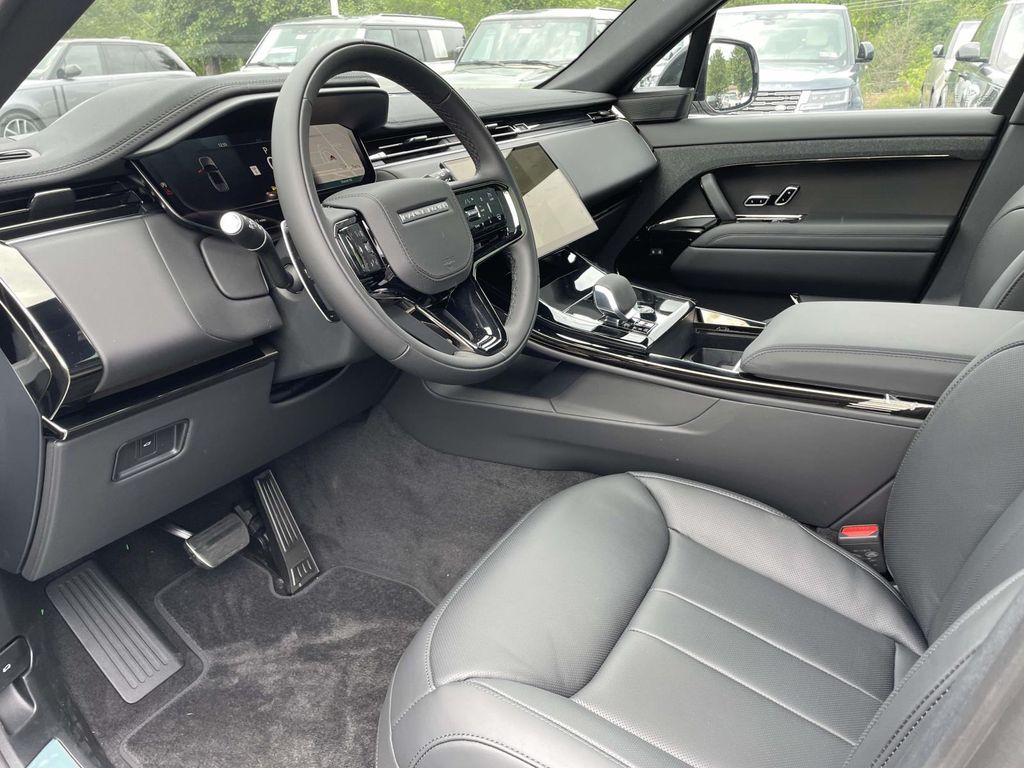 New 2026 White Land Rover Dynamic SE image 13