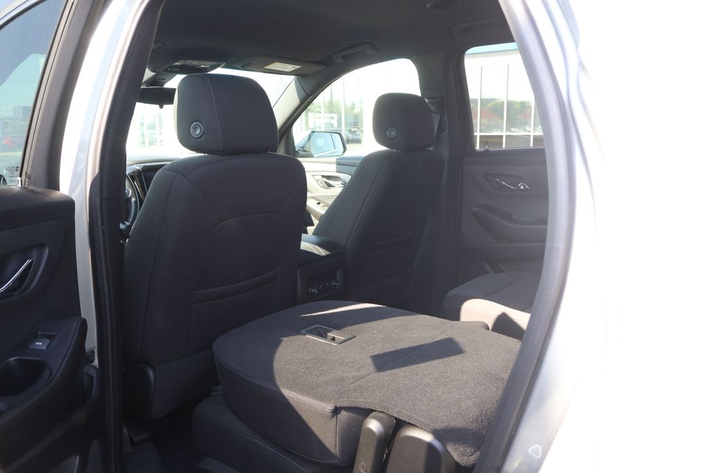 Thumbnail: 2023 Chevrolet Traverse - 31