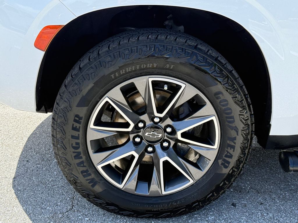 used 2023 Chevrolet Suburban car