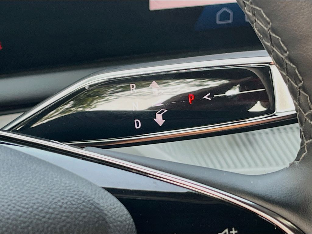 Used 2025 Silver Cadillac Luxury image 17