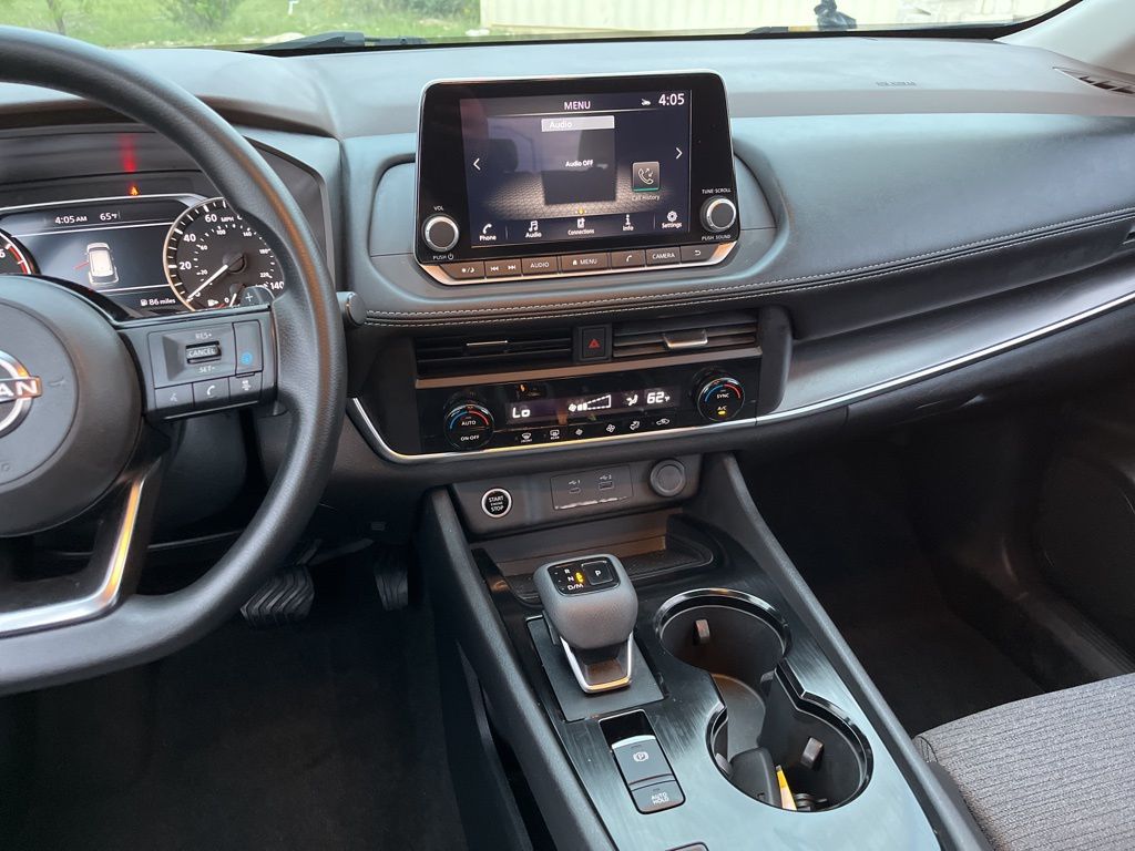 2023 Nissan Rogue SV 18