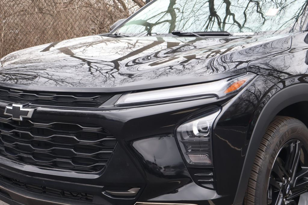 Thumbnail: 2024 Chevrolet Trax - 4