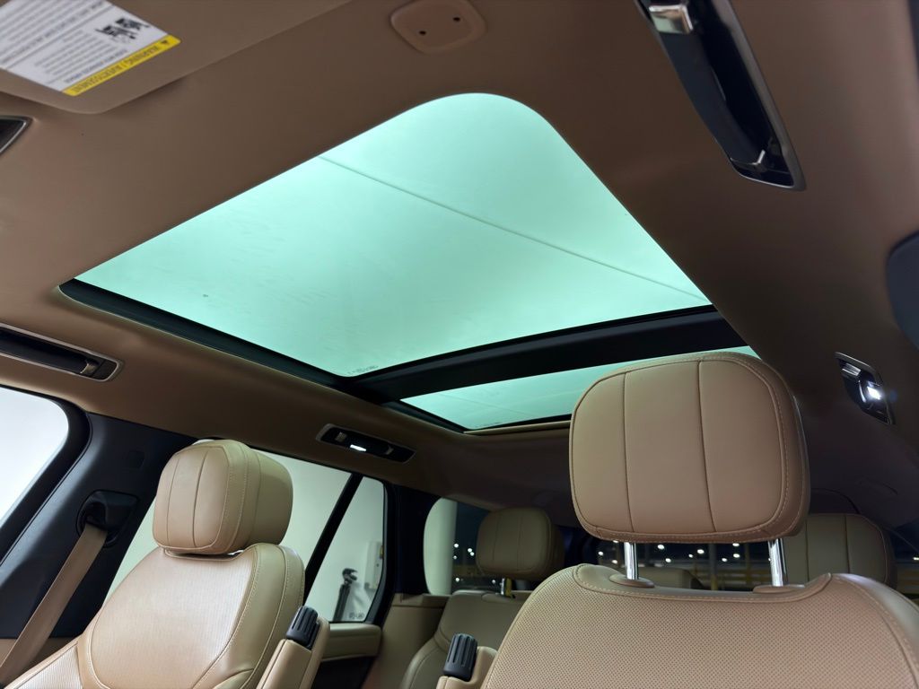 Thumbnail: 2023 Land Rover Range Rover - 11