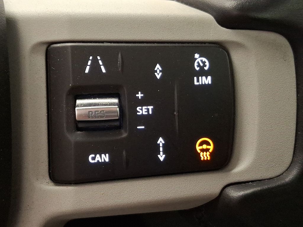 Thumbnail: 2020 Land Rover Defender - 24