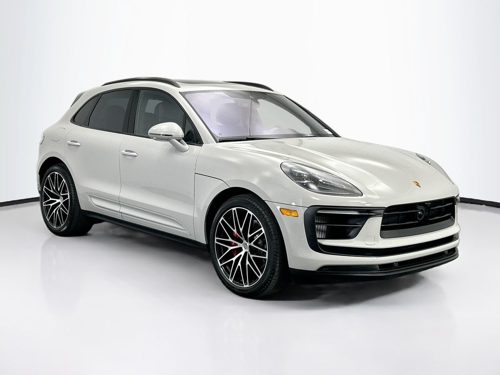 Thumbnail: 2026 Porsche Macan - 9