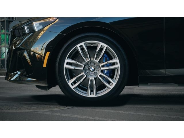 Thumbnail: 2026 BMW 5 Series - 7