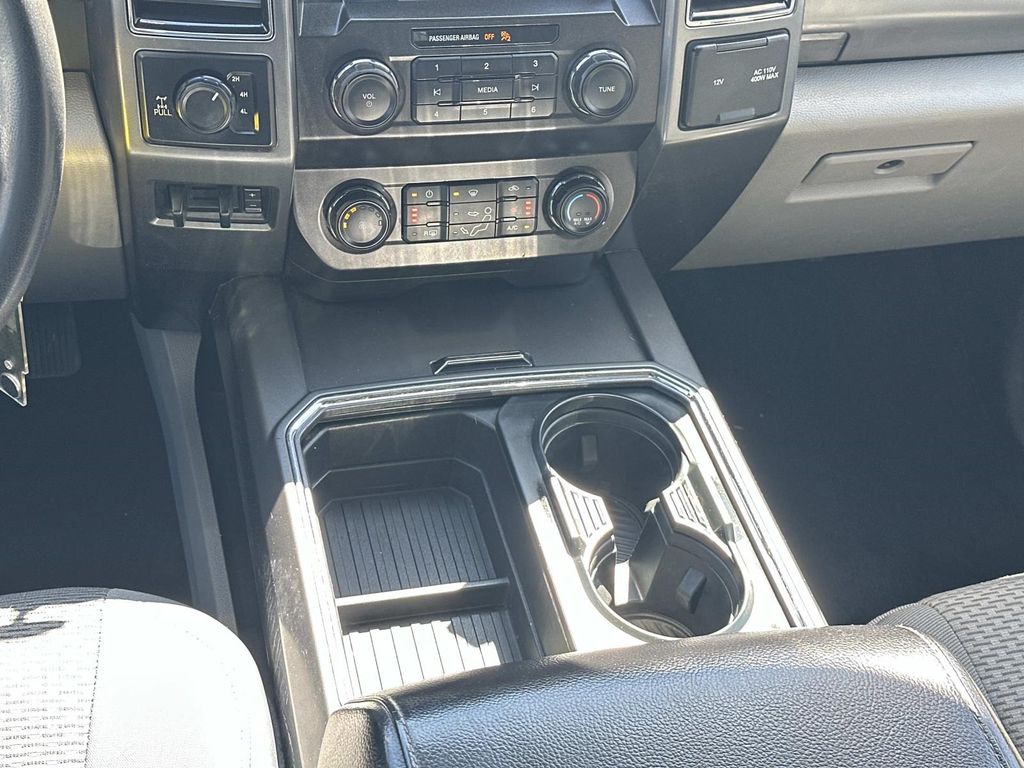 Thumbnail: 2019 Ford Econoline - 31