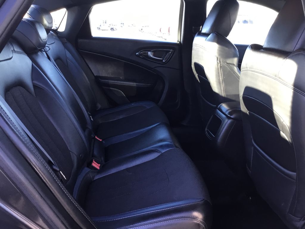 Thumbnail: 2015 Chrysler 200 - 15