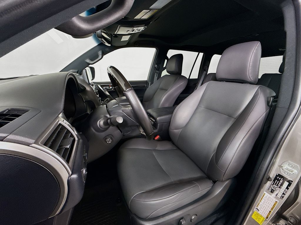 2023 Lexus GX 460 21