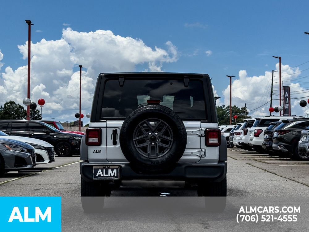 Used 2024 Silver Jeep Sport S image 5