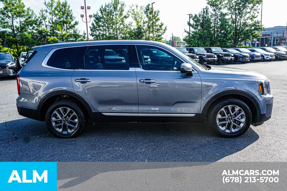 Used 2024 Silver Kia LX image 8