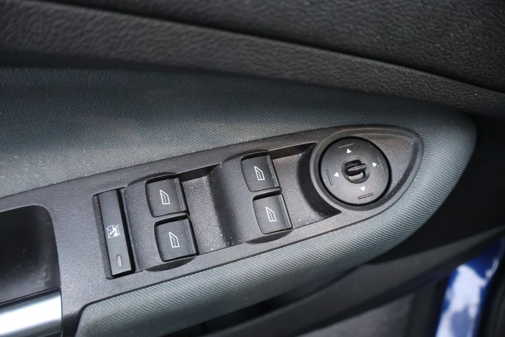 Thumbnail: 2013 Ford Escape - 15