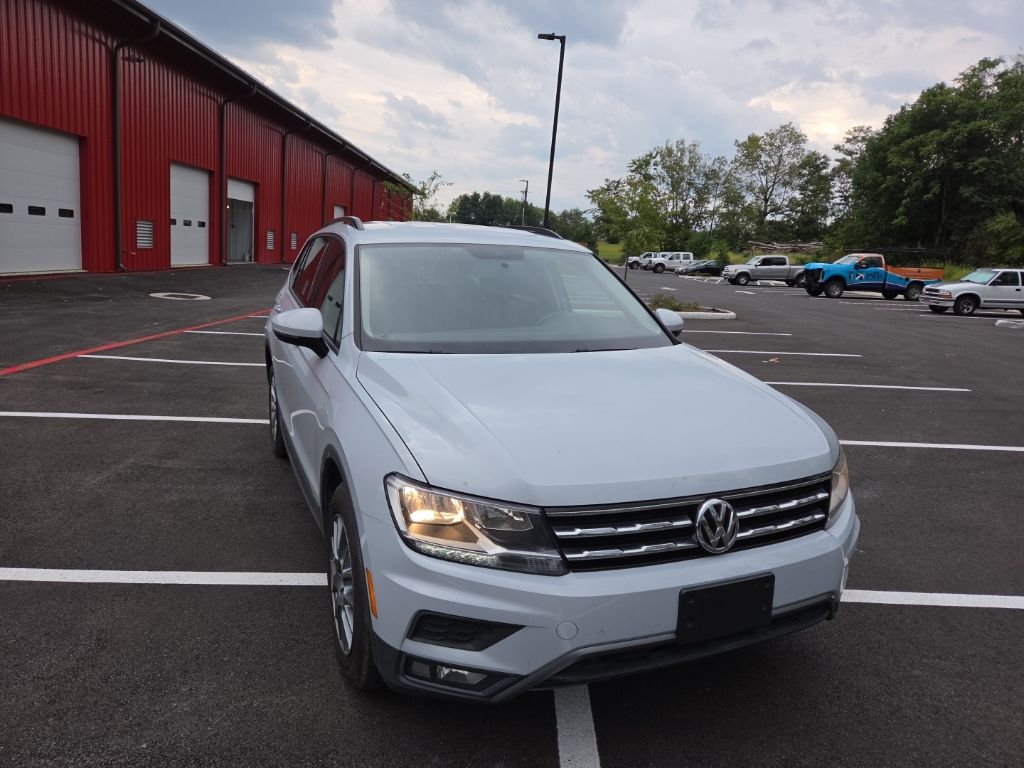 White Silver 2018 Volkswagen Tiguan SUV / Crossover All-Wheel Drive 8-Speed Automatic