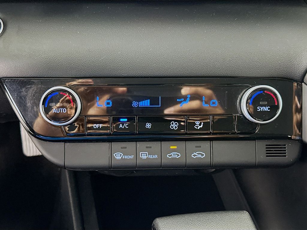 Thumbnail: 2023 Hyundai Elantra - 15